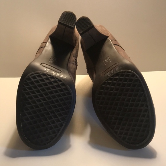 AEROSOLES TAUPE SUEDE-LIKE MARY JANE HEELS - Picture 4 of 4